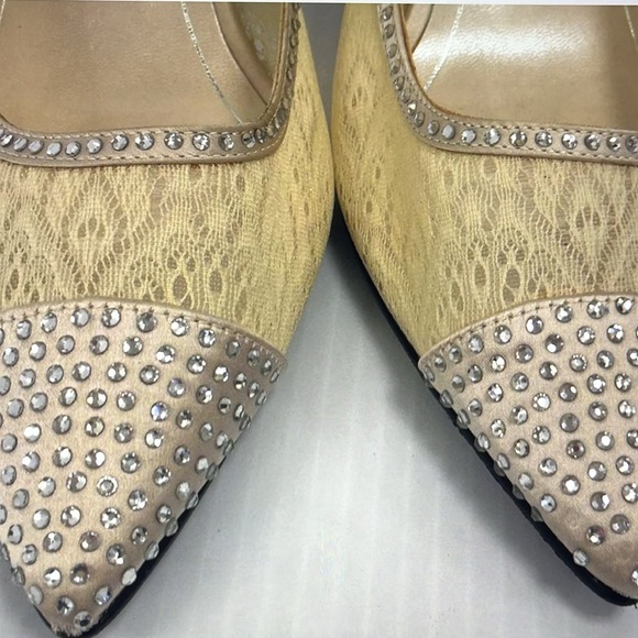 Size 11 Caparros Pointed toe lace heels - Picture 3 of 6